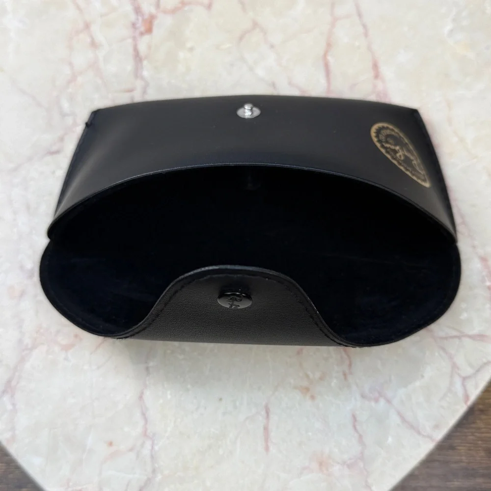 Ray-Ban elegant black